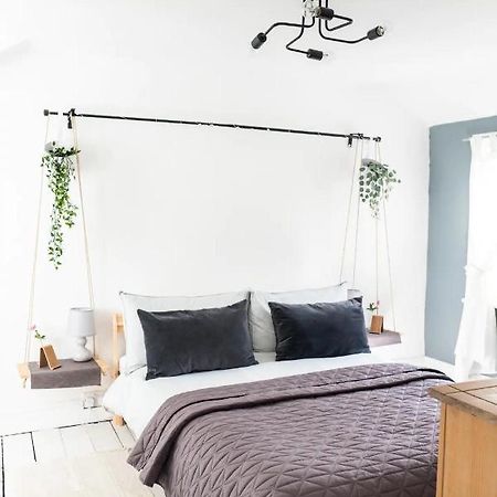 Cute Self Catering Flat In The Brecon Beacons Lägenhet Crickhowell Exteriör bild