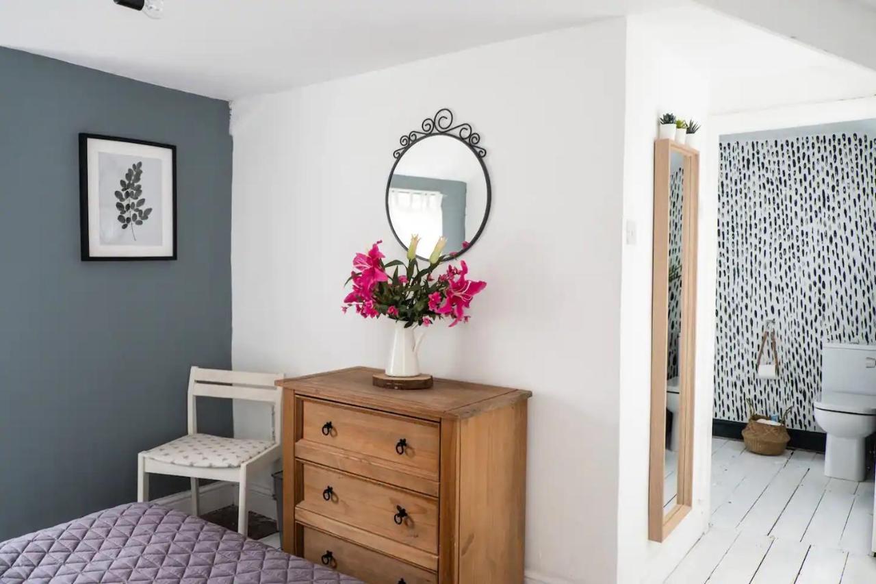 Cute Self Catering Flat In The Brecon Beacons Lägenhet Crickhowell Exteriör bild